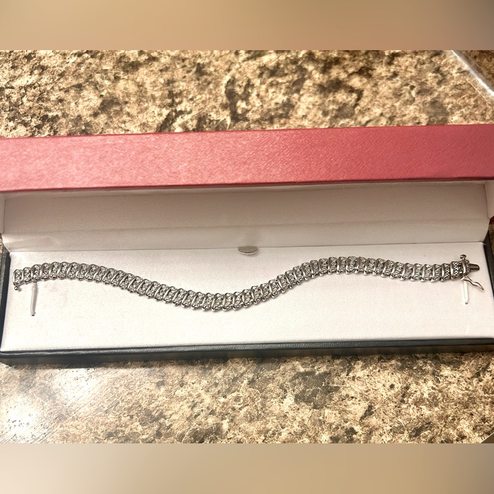1.00 ct t.w Sterling Silver Diamond Link Bracelet